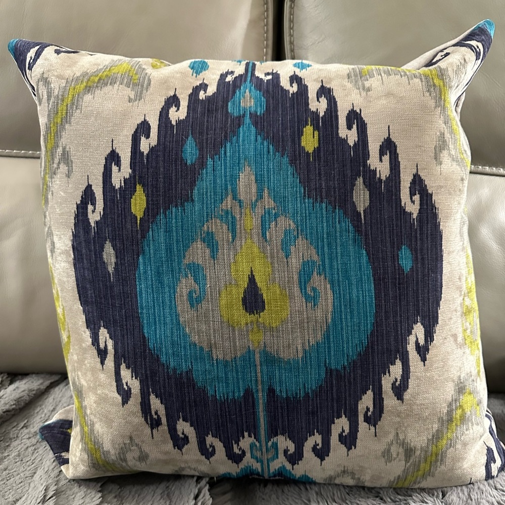 D.V. KAP SAMARKAND PILLOW